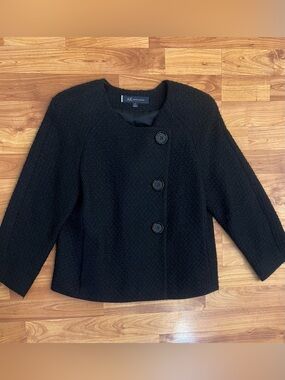 Anne Klein Black Textured Three-Button Cropped Jacket